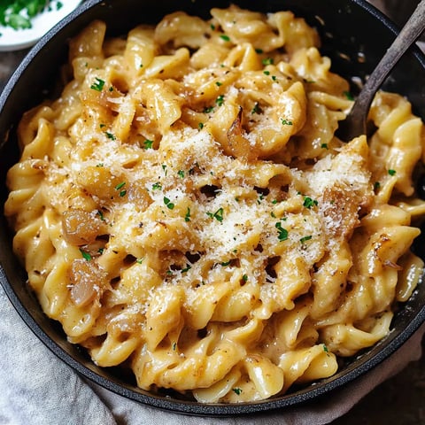 Pâtes Oignons à Une Casserole